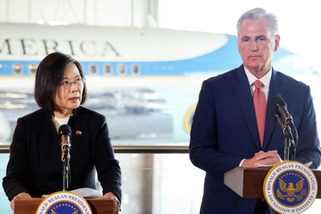 McCarthy meets with Taiwan's president in California over China's objections