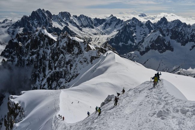 Deadly Avalanche In French Alps Kills 6 Skiers