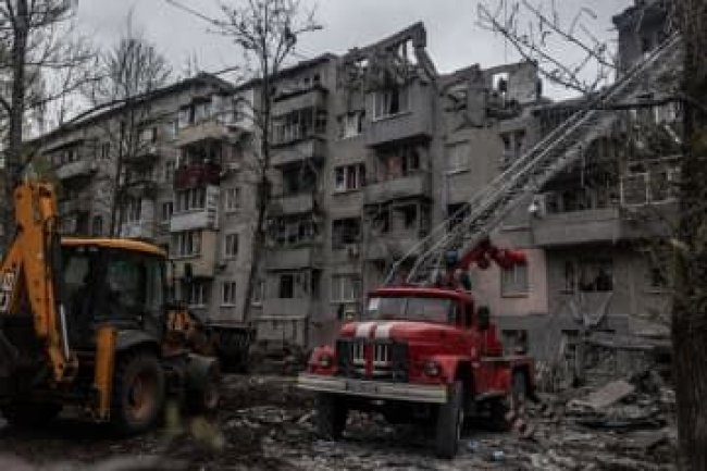 住宅攻撃の死者11人に　東部ドネツク州、救出続く
