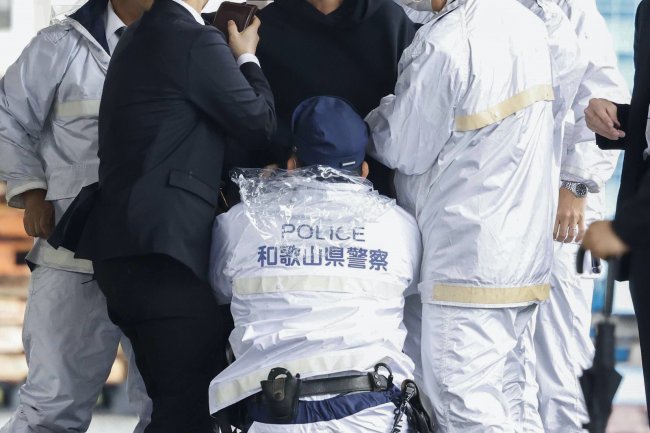 Kishida unhurt after explosive device thrown at him in Wakayama