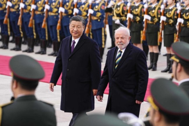 In Beijing, Brazil’s leader endorses China’s stance on Ukraine