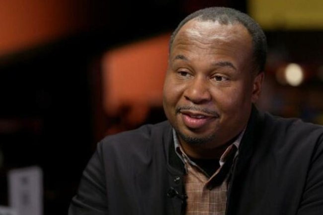 Roy Wood Jr. says he has a big responsibility at the White House Correspondents' dinner