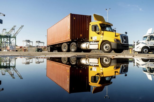 California approves rule phasing out big diesel trucks