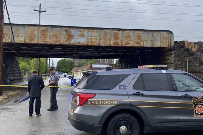 2 struck, killed by Amtrak train in Pennsylvania