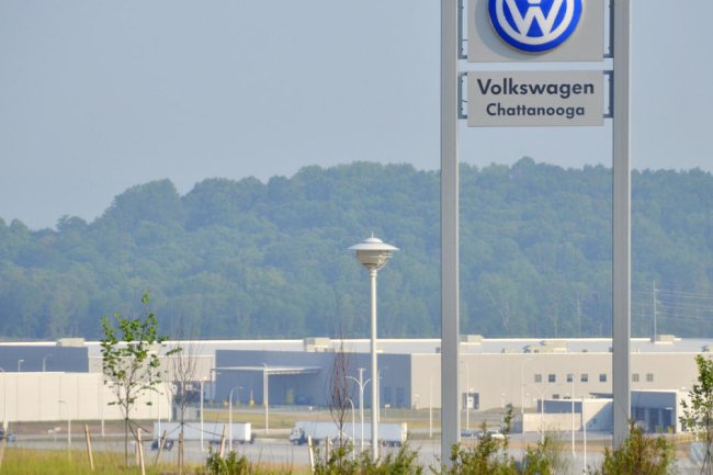 1 killed, 2 employees injured at Tennessee Volkswagen plant