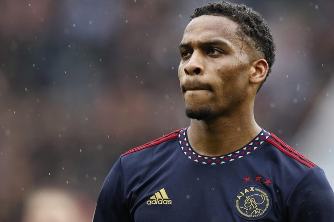 Should Manchester United Sign AFC Ajax’s Jurrien Timber?