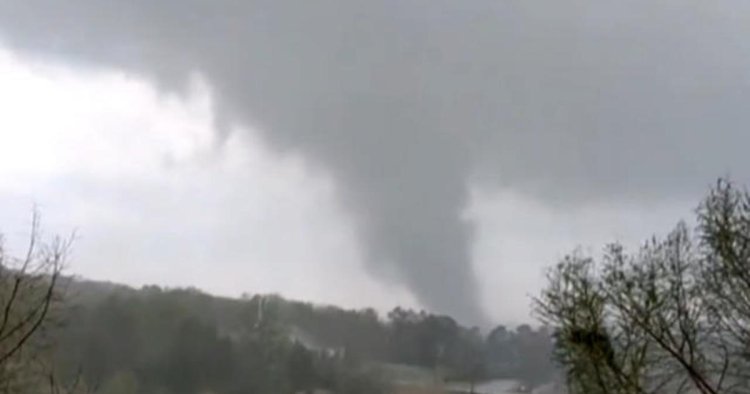 Tornado causes major damage in Arkansas as massive storm system hits Midwest