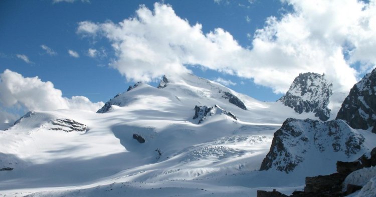 Climber found dead on glacier after falling over 1,600 feet in the Alps