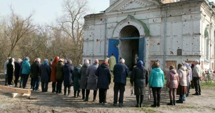 Easter in Ukraine: No church, no electricity, but Ukrainians still have faith