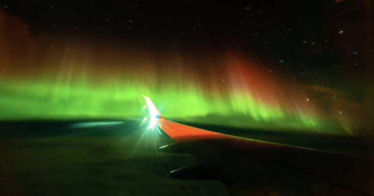 Photographer captures "sky-high magic" of northern lights