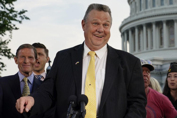 Montana GOP seeks to bar 3rd parties from key US Senate race