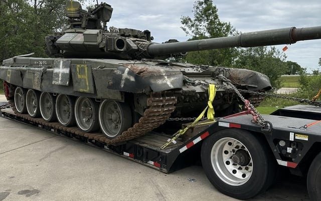 Russian tank captured by Ukrainian forces turns up at Louisiana truck stop