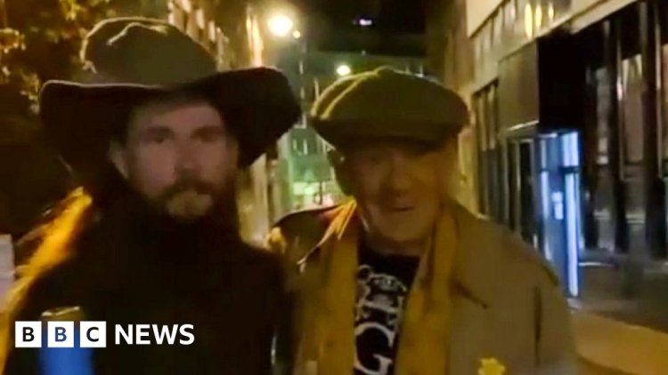 Gandalf meets 'Gandalf': Ian McKellen surprises fan