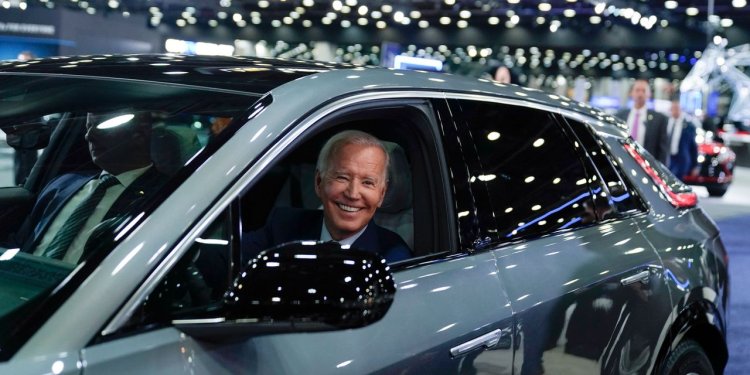 Biden and the Media Are Electric-Vehicle Grifters