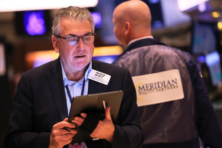Stocks waver as earnings flurry continues: Stock market news today