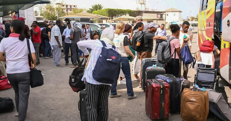 Americans still trying to escape Sudan after embassy staff evacuated