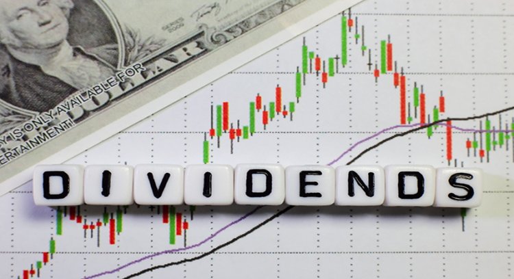 Seeking at Least 7% Dividend Yield? Barclays Suggests 2 Dividend Stocks to Buy