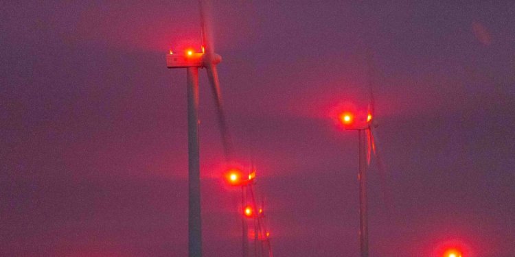 Lawmakers Crack Down on Wind-Turbine Lights That Flash All Night