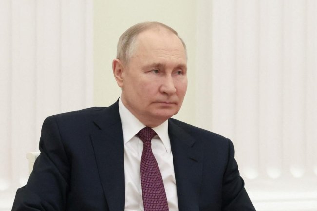 Winter gas prices 'to almost treble' as Putin's energy war intensifies - latest updates
