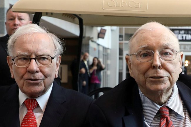 Charlie Munger pockets $70,000 a year from a $1,000 investment he made in 1962 - and has likely raked in over $1 million in total