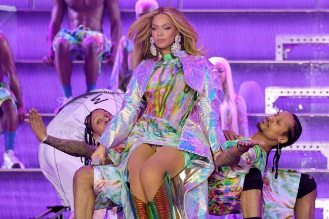 Beyoncé could blow away other artists for top-grossing tour