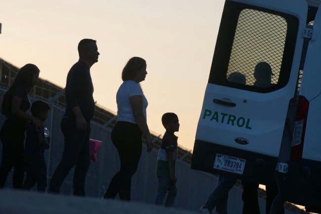 Federal Judge Says Border Patrol Can’t Forgo Release Notices to Ease Backups