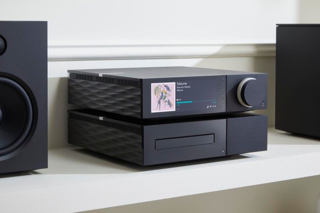 Cambridge Audio Unveils A Matching CD Transport Its Evo Streamer