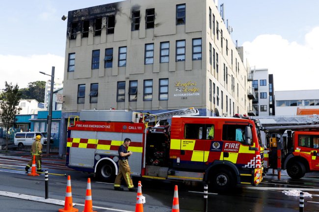New Zealand hostel fire kills 6 in fire chief's "worst nightmare"