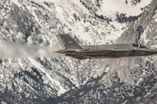 Shockwaves Bend Light Around Transonic F-35C In Spectacular Images