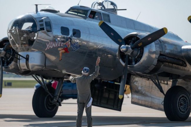WWII-era Flying Fortress planes grounded over safety issue