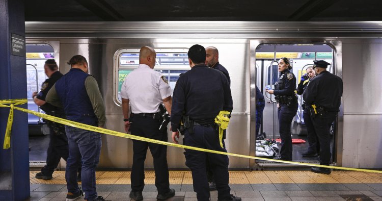 Grand jury could get case of man choked to death on NYC subway