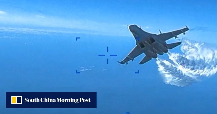 Polish plane on EU border patrol narrowly avoids collision with Russian jet