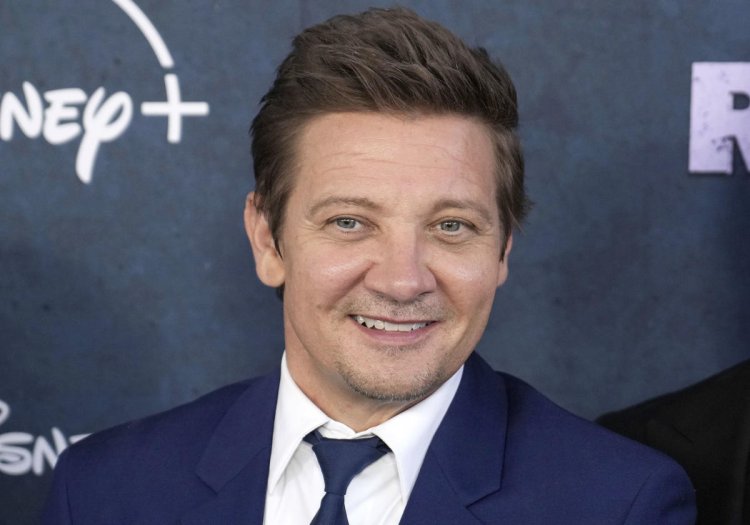 Jeremy Renner shows off his ‘miraculous’ body in new workout video