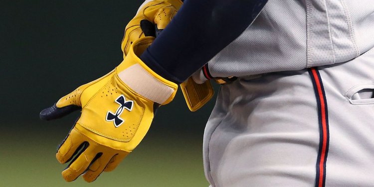 Under Armour Beat Earnings Estimates. Why the Stock Is Falling Anyway.
