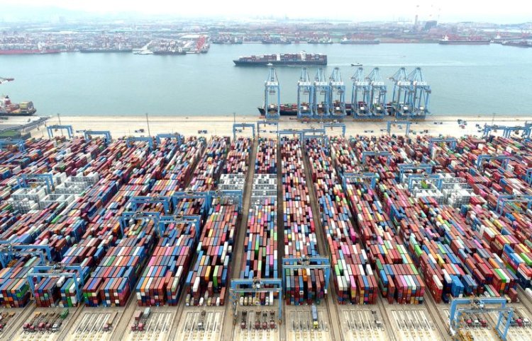 China's shrinking imports, slower exports growth darken economic outlook