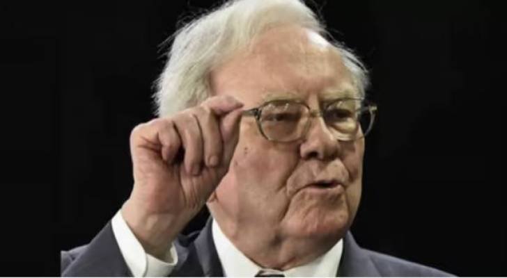 Warren Buffett gets gloomy: America's 'incredible period' is coming to an end. Here's what nervous investors can do right now