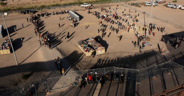 After Title 42 Expires, U.S. Border Sees Crowds, but Not Chaos
