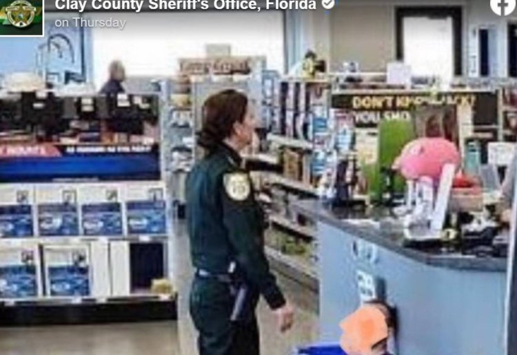 Man with a machete was acting ‘irrationally’ at a Florida store. In walked the sheriff