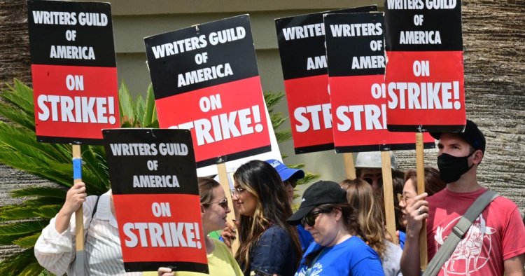 Writers Guild won't picket Tony Awards, allowing the show to go on
