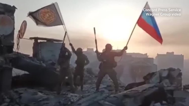 Ukraine troops seek to 'trap Russians in Bakhmut'
