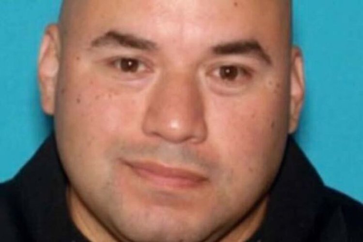 Former LAPD officer accused of sexually assaulting four children dies in custody