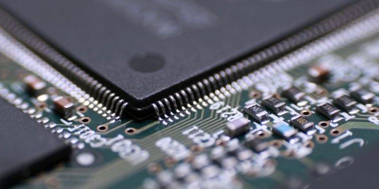 Apple Announces Multibillion-Dollar Deal With Broadcom to Make Chips in U.S.