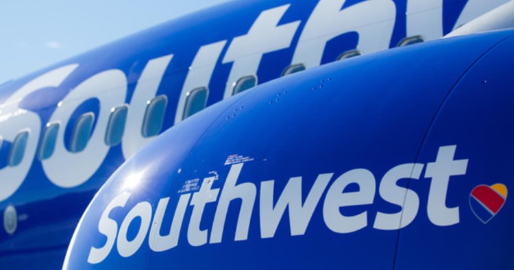 Southwest pilot climbs through window to unlock plane before flight