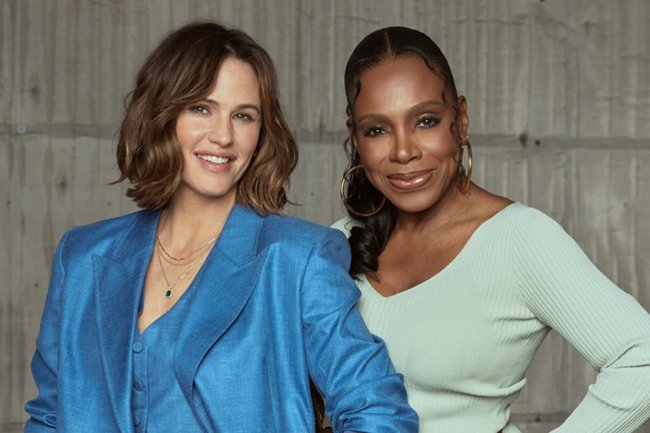 Jennifer Garner and Sheryl Lee Ralph Bond Over Divorce, Losing Roles for the Wrong Reasons and Rising From ‘Grunt Work’: ‘We Have Each Other’