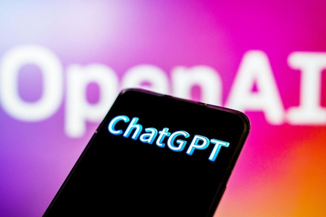 Small Business Tech Roundup: How A Small Business Uses ChatGPT As A Personal Assistant
