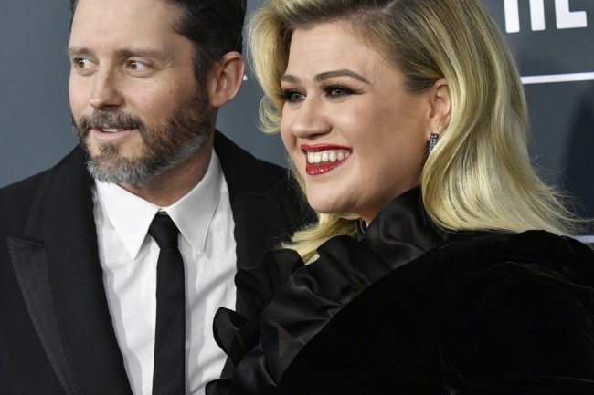 Kelly Clarkson Opened Up About Feeling “Limited” In Her Marriage After Previously Hinting At “Lies” And “Secrets” In The Relationship