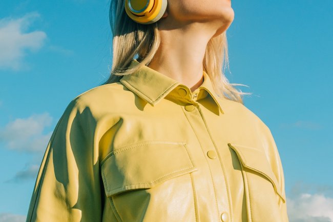 "Headphone Flair" Is the Fashion Tech Trend That Will Make Your Outfit