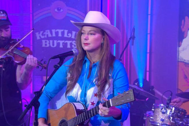 Saturday Sessions: Kaitlin Butts performs "Jackson"