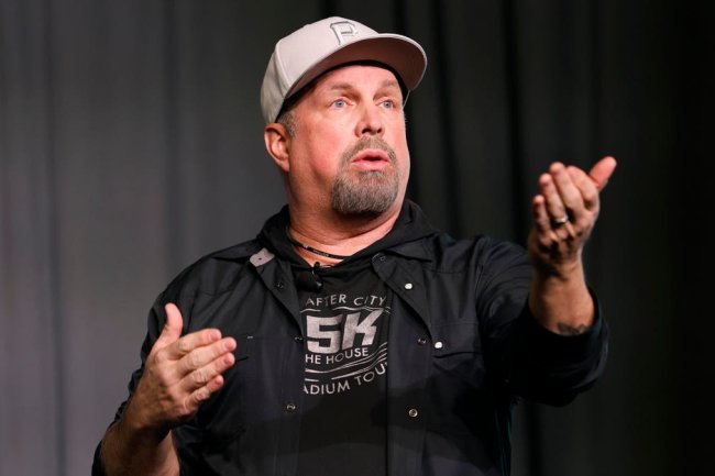 No, Garth Brooks Didn’t Cancel His Bar’s Grand Opening Over Anti-Trans Backlash