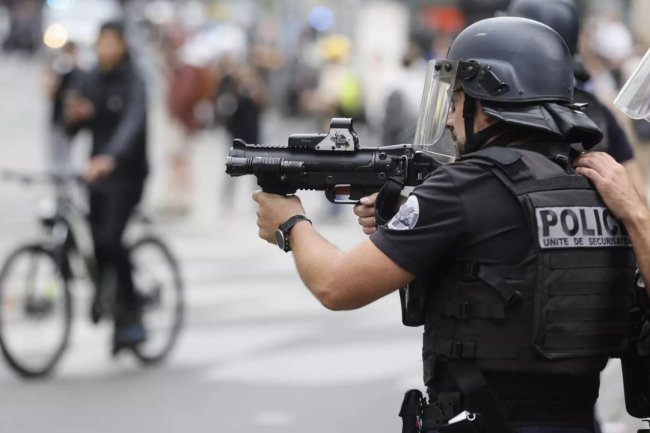 French cops won right to shoot at drivers, but got 'no training'